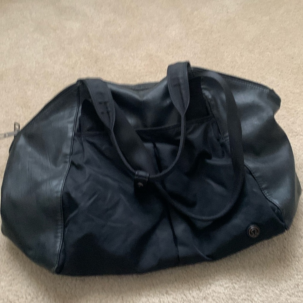 Lululemon workout bag
